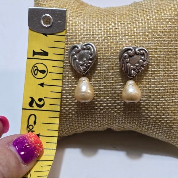 Brighton Vintage Freshwater Pearl and z silver Plated Heart Dangle Earrings - Picture 2 of 4